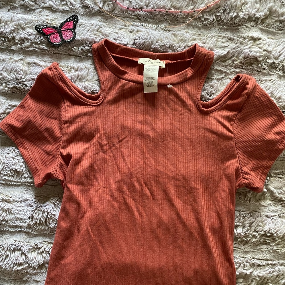 Brown reddish tee with off the shoulder cut